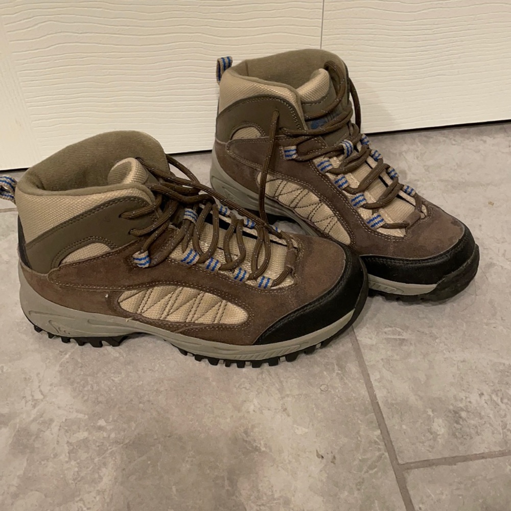 Women’s hiking boots